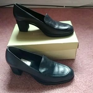 Easy Spirit "Spa" series leather shoes size 8